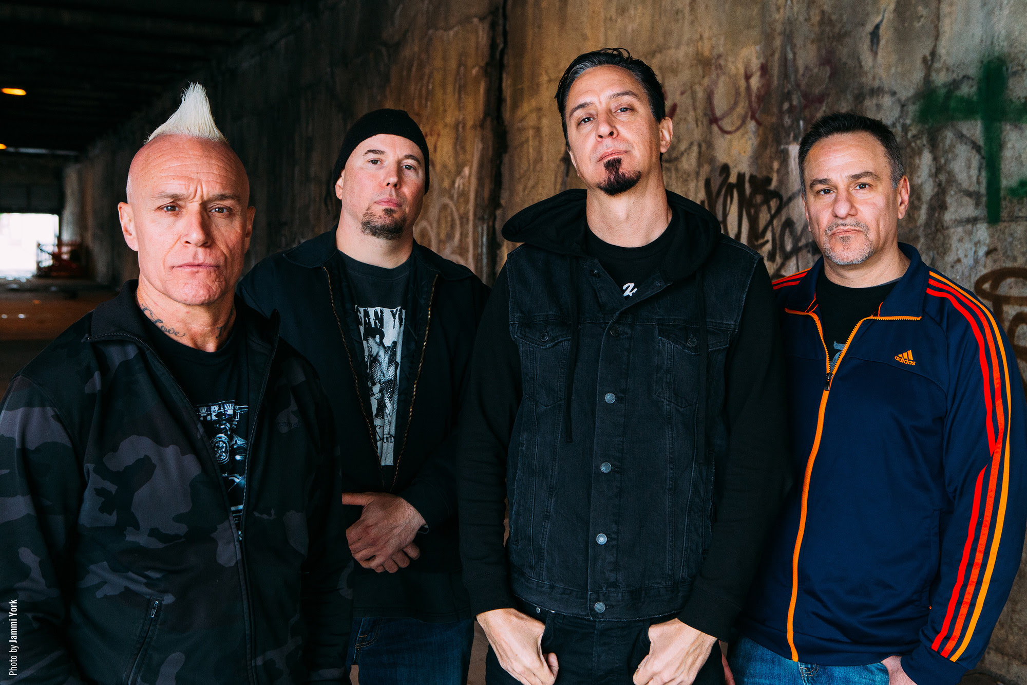 SICK OF IT ALL – ascolta “The Bland Within” tratto dalle “Quarantine Sessions”