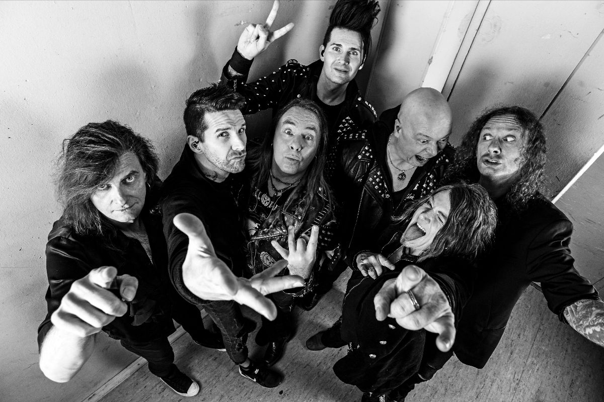 HELLOWEEN – escono oggi le ristampe di “Unarmed”, “Straight Out Of Hell” e “7 Sinners”!