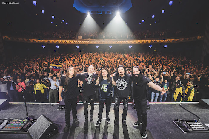DREAM THEATER – guarda “The Spirit Carries On” dal nuovo “Distant Memories – Live In London”