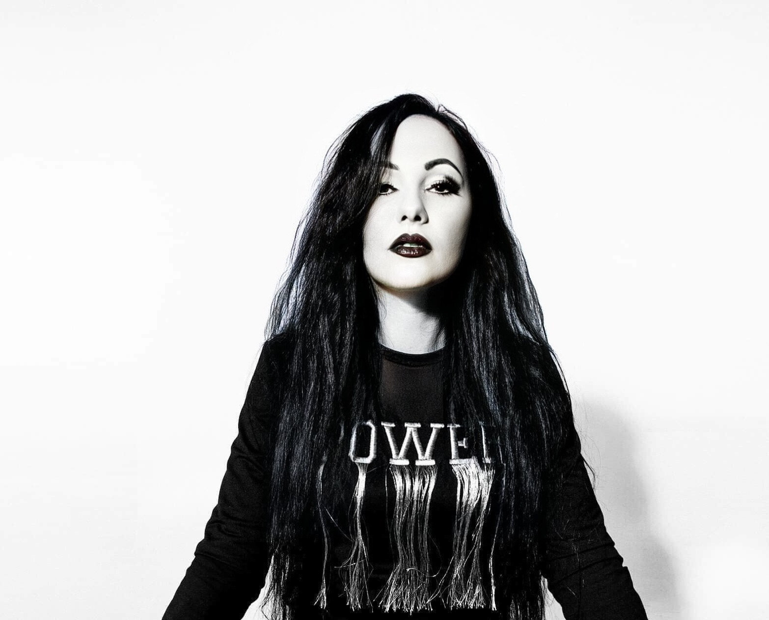 MARINA AMMOURI – la rocker svedese annuncia l’uscita del singolo e video “Latita (Let’s Do What U Want)”