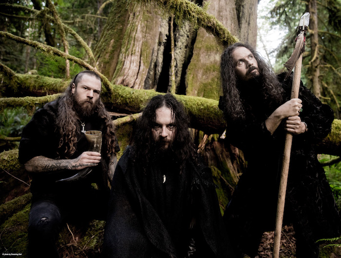 WOLVES IN THE THRONE ROOM – guarda il visualizer video di “Spirit of Lightning”