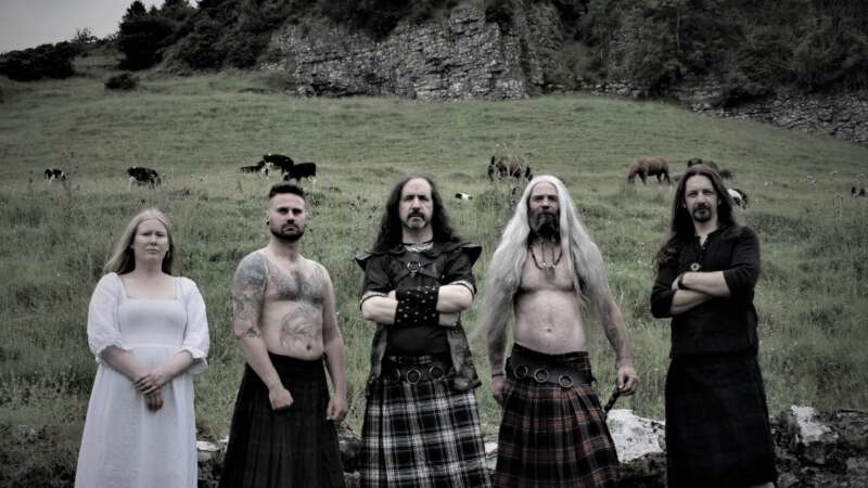 CRUACHAN – I pionieri irlandesi del folk metal pubblicano il video del nuovo singolo ‘The Crow’ con l’attore di “Harry Potter” Jon Campling
