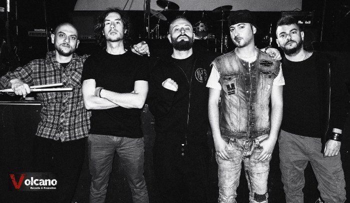 HOLE IN THE FRAME –  il groove metal oscuro della band molisana fa il suo nuovo ingresso in Volcano