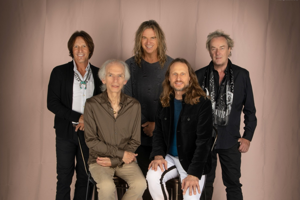 YES – disponibile il nuovo singolo “All Connected”