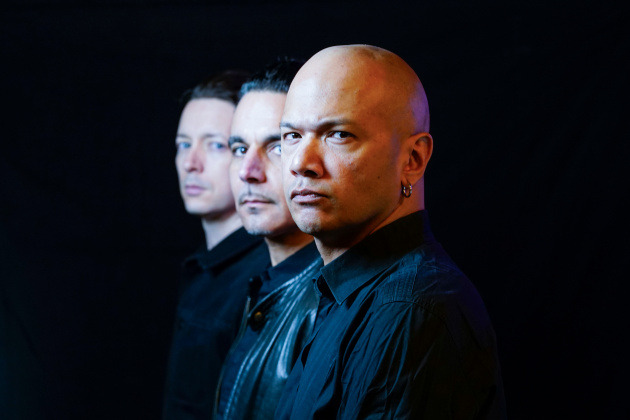 DANKO JONES – presentano “Waiting For You”, la bonus track di “Electric Sounds Deluxe Version”