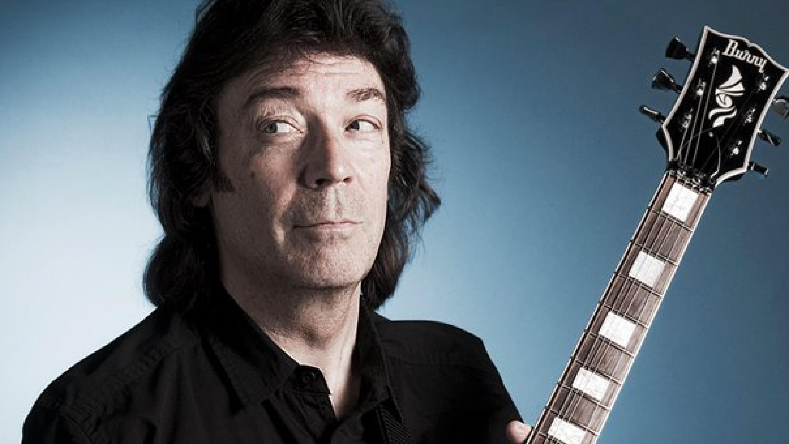 STEVE HACKETT – esce oggi “Foxtrot At Fifty + Hackett Highlights: Live in Brighton”; guarda il video di “Can Utlity And The Coastliners (Live in