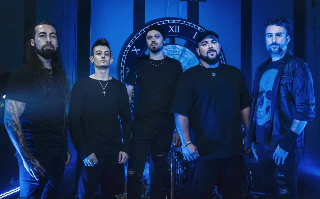 AVELION – i progressive metaller italiani presentano il video del nuovo singolo “Alone In Time”